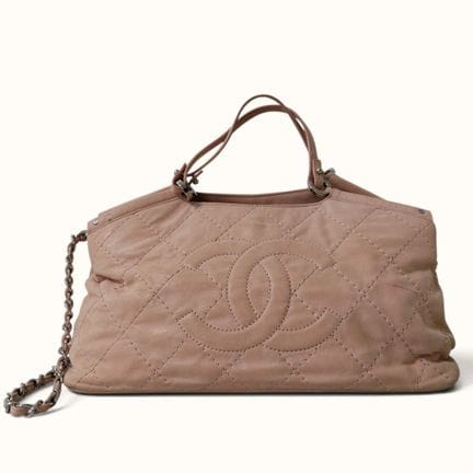 CHANEL. Borsa shopping in pelle di vitello iridesc