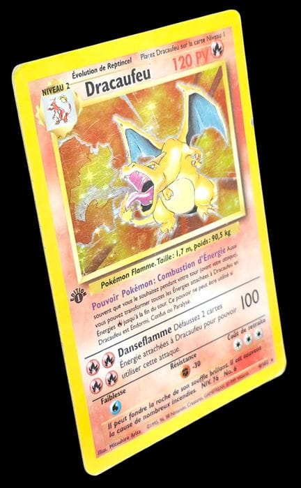 Carta Pokémon Charizard 4/102 - Olografica.
Serie 