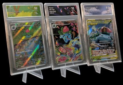 Set of 3 graded Pokémon cards - Collect Aura.
Vari