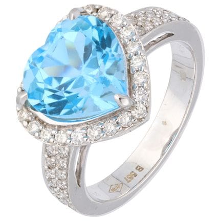 Ring aus 18 Karat Weißgold, besetzt mit Topas und 