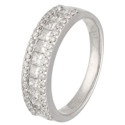 Ring aus 18 Karat Weißgold, mit Diamanten besetzt
