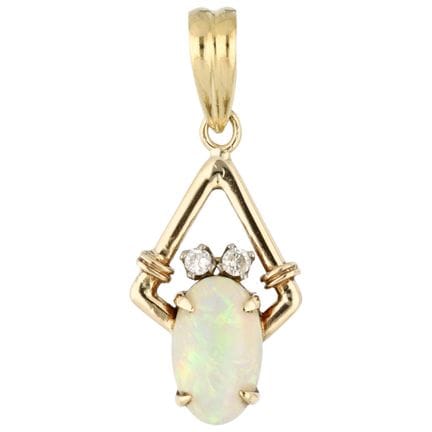Pendentif en or jaune 14 carats serti d'une opale 
