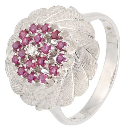 Anello in oro bianco 14 carati con rubini e un dia