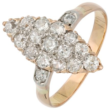 Ring aus 18 Karat Gelbgold in Navette-Form, besetz