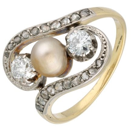 Ring aus 18 Karat Gelbgold/Platin, besetzt mit Dia