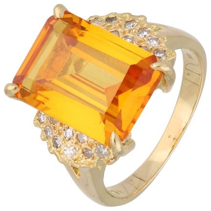 Ring aus 18 Karat Gelbgold, besetzt mit einem Saph