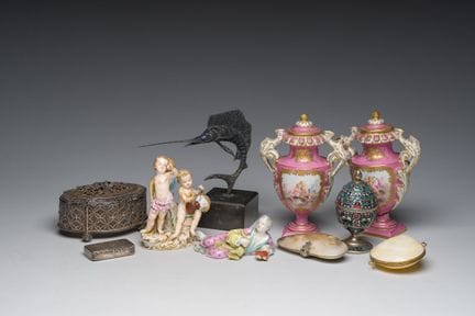 An extremely varied collection of decorative objec