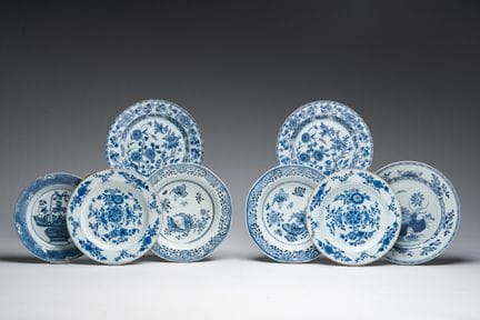 八件中国青花花卉纹盘，康熙/乾隆时期


直径：23 - 20.5 厘米（最大与最小盘）
未提供品相