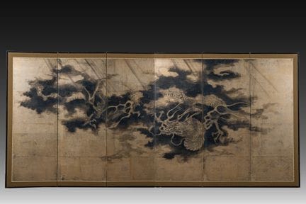 狩野派：一幅日本六扇折屏《云龙图》（云中飞龙），墨绘于金箔纸上，江户时期，约1800年


高 17