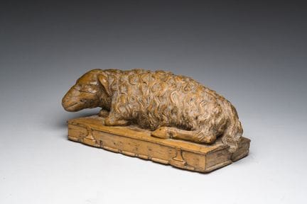 Ein aus Holz geschnitztes „Lamm Gottes“ aus Nordfr