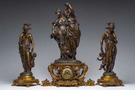 Ensemble d'horlogerie français en bronze doré et p