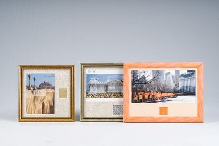 Christo (1935–2020): Drei signierte Postkarten mit
