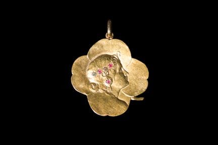 Pendentif de style Art nouveau en or 14 carats, re