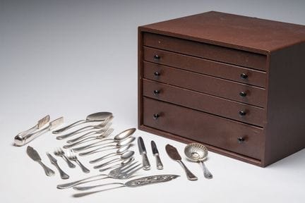 Un service de couverts en argent belge de 183 pièc