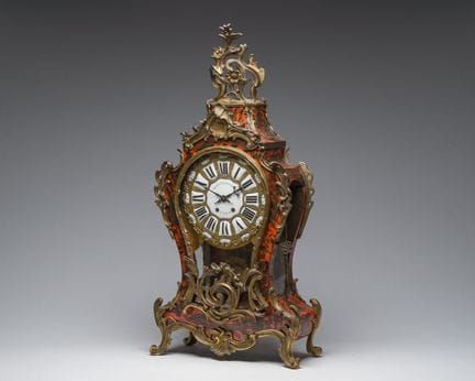 Grande horloge de table de style Boulle de l'époqu