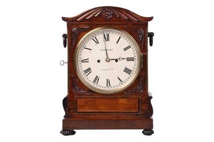 Horloge de cheminée du XIXe siècle, à boîtier en a