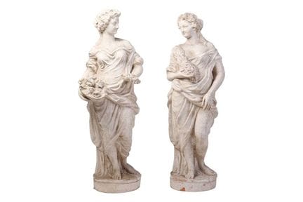 Ein Paar weiß lackierte Terrakotta-Gartenfiguren a