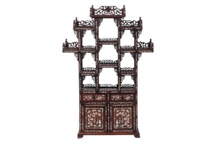 Vitrine japonaise de la période Meiji, datant de l