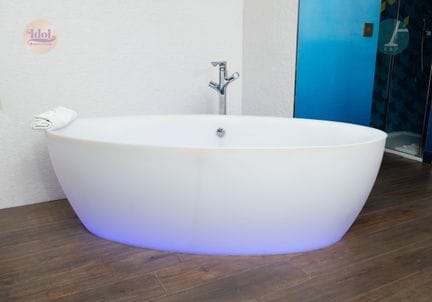 Modernes Design
Freistehende Badewanne
Transluzent