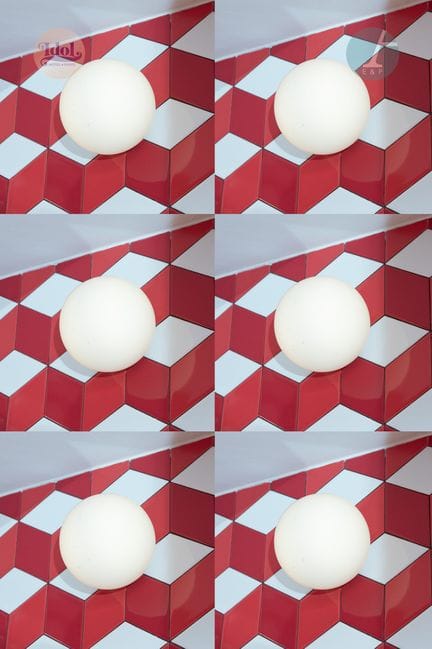 Set aus sechs kugelförmigen Wandleuchten
Weiß getö