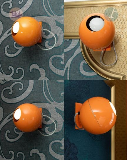 Set aus 4 orange lackierten Wandleuchten mit schwe