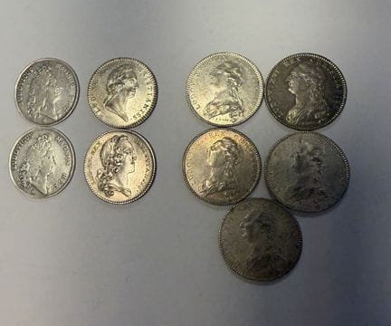 9 Silbermünzen aus dem Ancien Régime
- 5 Silbermün
