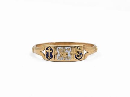 Anillo de oro amarillo de 18 quilates con el sello