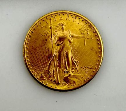 Une pièce en or de 20 dollars 1924 (États-Unis)
P 
