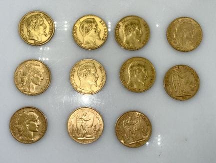 Onze pièces en or de 20 Francs 
Napoléon III tête 