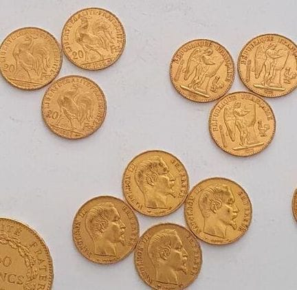 Onze pièces en or de 20 Francs 
Napoléon III tête 
