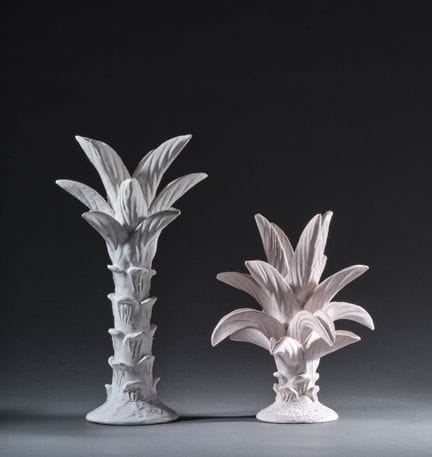 DIOR
Par de candelabros de cerámica blanca con for