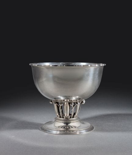 Georg JENSEN (Silberschmied)
Silberne Schale mit g