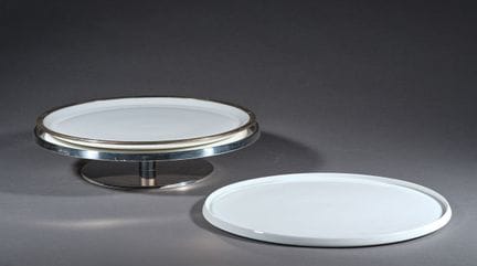 PUIFORCAT
Bandeja circular con pie de metal platea