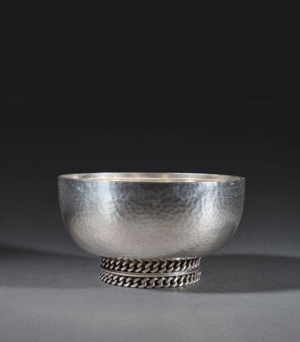 Jean DESPRÉS (1889-1980)
Coupe sur talon en métal 