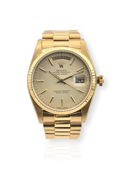 ROLEX - Oyster Perpetual Day model
A very beautifu