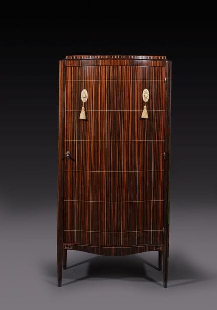 Clément MÈRE (in the style of)
A chest of drawers 