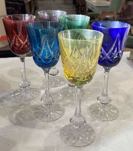 6 Verres en cristal de Sèvres coloré
Cachet de la 