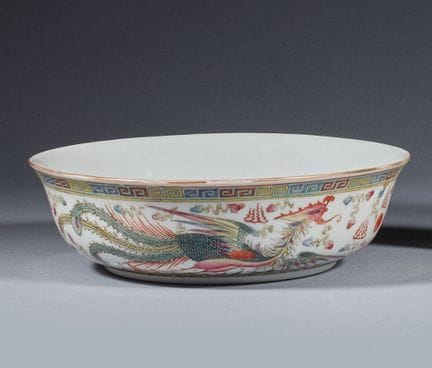 CHINE - Début XXe siècle
Coupe en porcelaine à déc