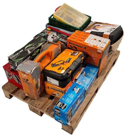 Palette d'outillages comprenant: une caisse à outi