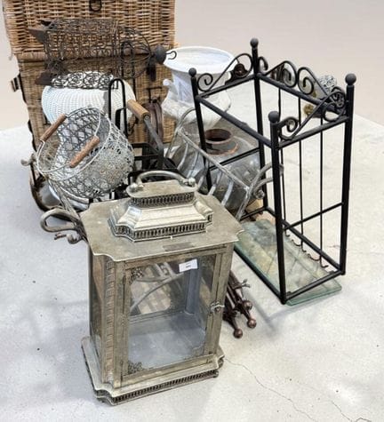 Palette comprenant lanterne métal Lifestyle, table