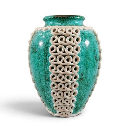 Sainte Radegonde - Vase en faïence et barbotine ve