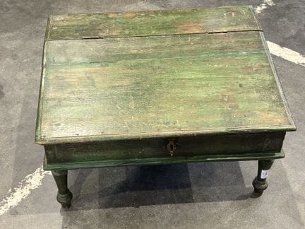 Leggio dell’Asia occidentale in legno laccato verd