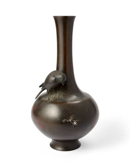 Vase japonais en bronze « oiseau et grenouille »

