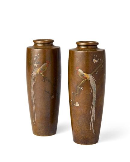 Paire de vases japonais en bronze incrusté

Périod