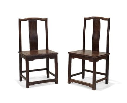 Paire de chaises chinoises en bois dur à dossier e