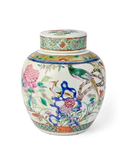Vaso cinese in stile “famille rose” con motivo “uc
