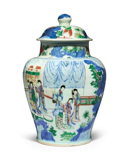 Un grande vaso cinese wucai con coperchio

Dinasti