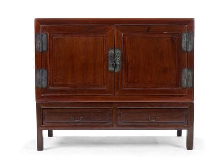 Armoire basse et socle en bois dur chinois

XXe si