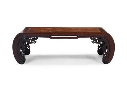 Une table chinoise de type « hongmu kang »

Dynast