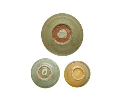 Trois assiettes en céladon de Longquan (Chine)

Dy